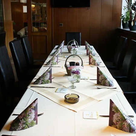 Heidehotel Herrenbruecke Отель Фасберг